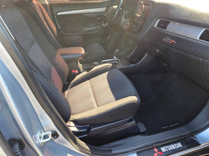 2016 Mitsubishi Outlander SE