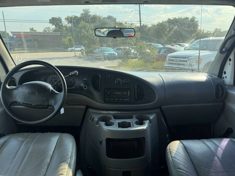 2001 Ford E-Series E-150