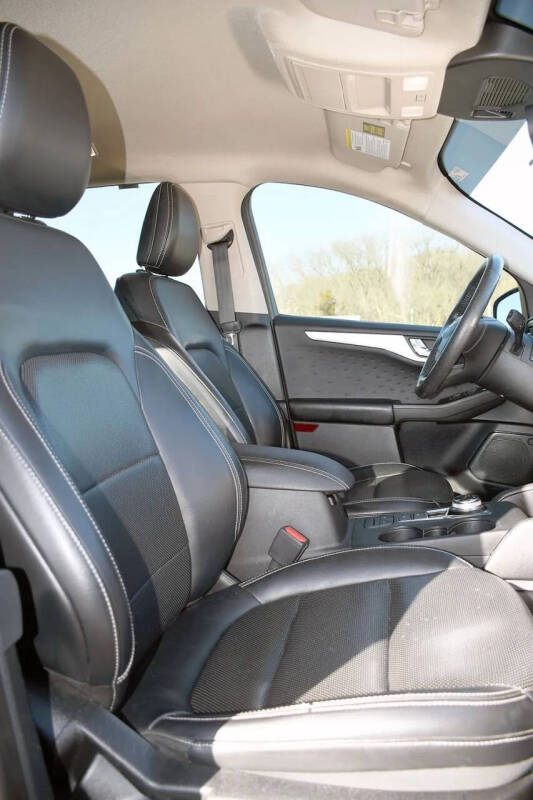 2020 Ford Escape SEL