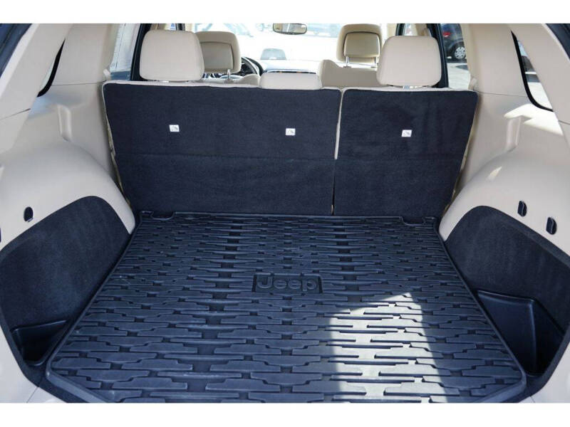 2019 Jeep Grand Cherokee Laredo E