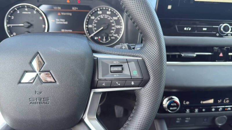 2025 Mitsubishi Outlander SE