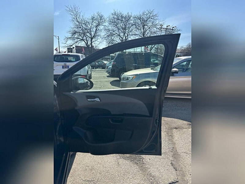 2016 Chevrolet Sonic LT Auto