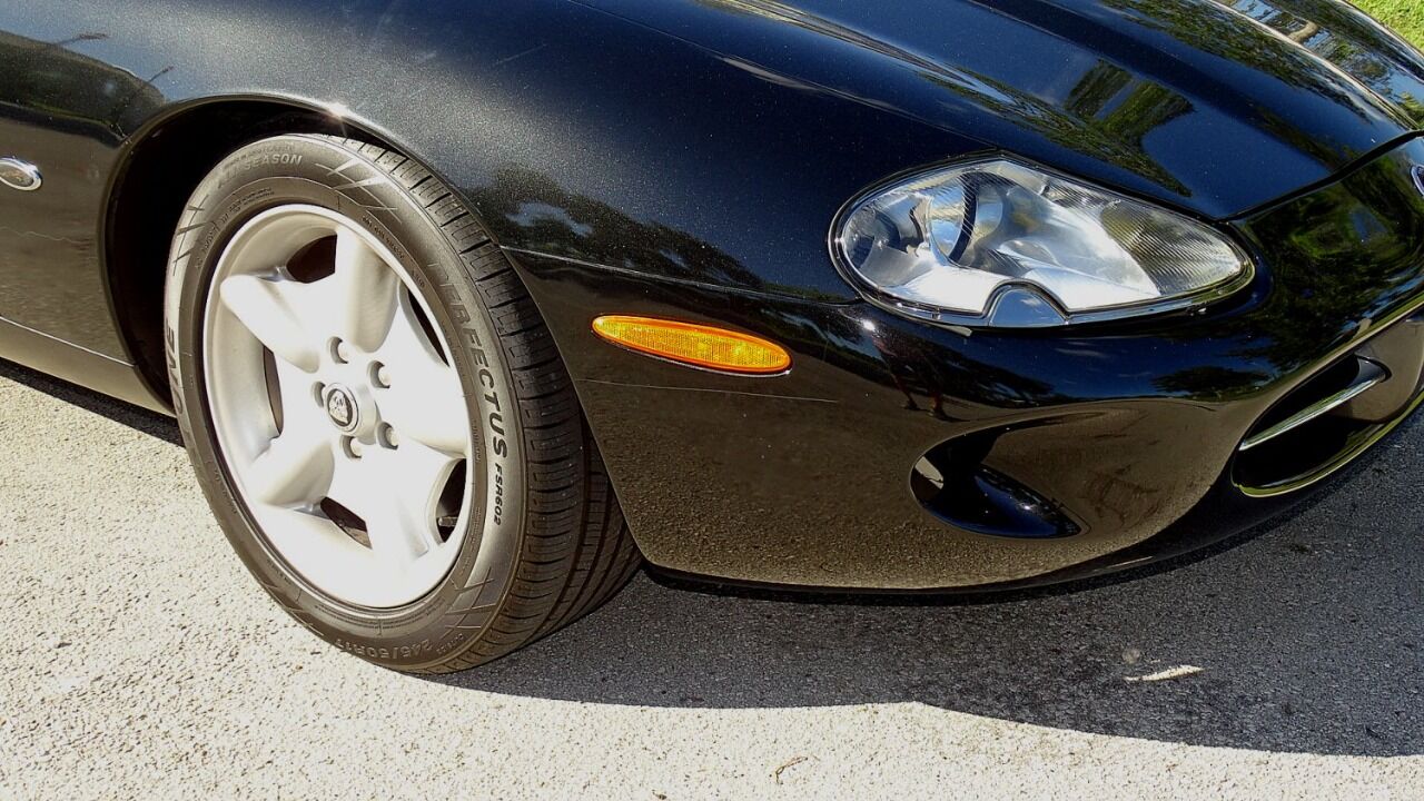1999 Jaguar XK-Series 42