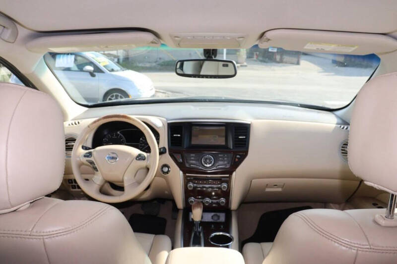 2015 Nissan Pathfinder SL