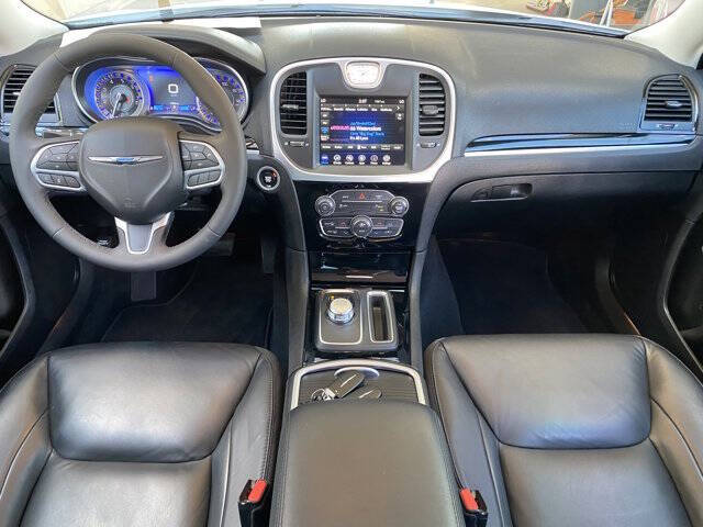 2023 Chrysler 300 Touring L