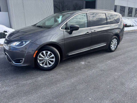 2017 Chrysler Pacifica Touring Plus