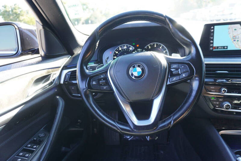 2018 BMW 5 Series 530i