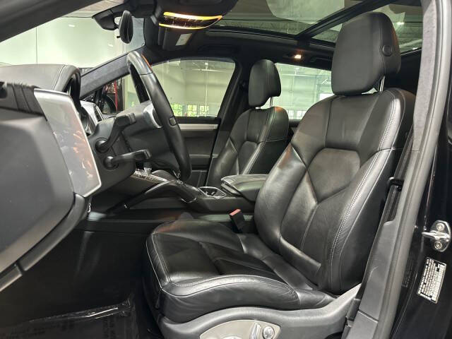 2014 Porsche Cayenne GTS