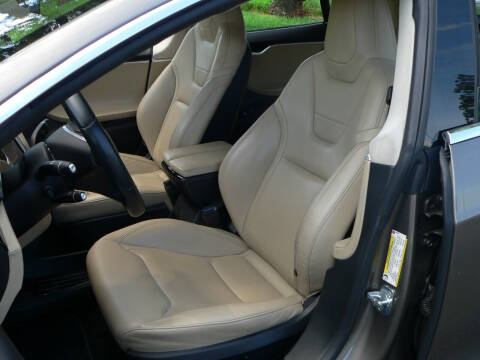 2015 Tesla Model S 70D