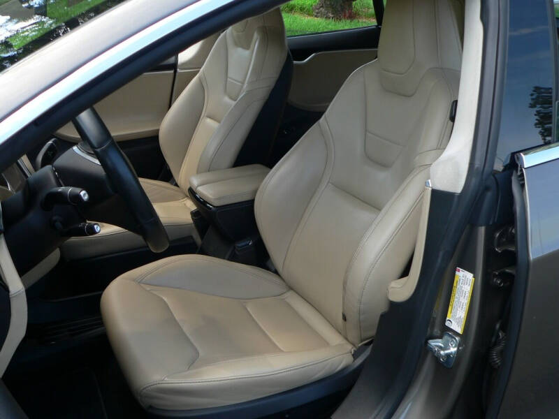 2015 Tesla Model S 70D