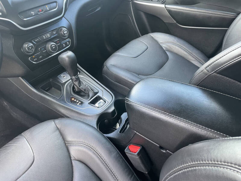 2021 Jeep Cherokee Latitude Lux