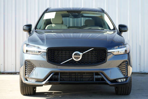 2023 Volvo XC60 B5 Plus Dark Theme