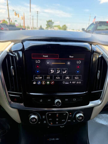 2023 Chevrolet Traverse LT Cloth