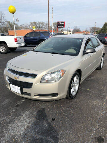 2011 Chevrolet Malibu for sale at Gator's Auto Sales in Garland TX