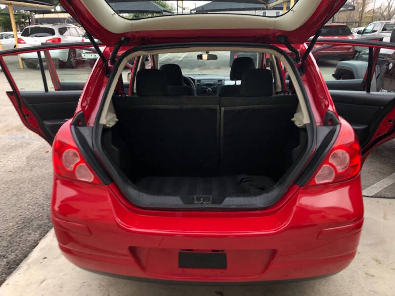 2012 Nissan Versa 1.8 SL