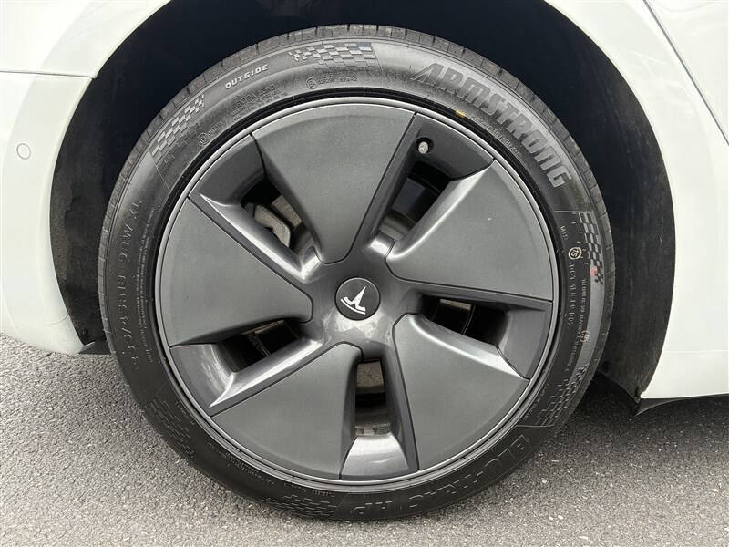 White 2022 Tesla Model 3 Long Range AWD Long Range 4dr Sedan 17