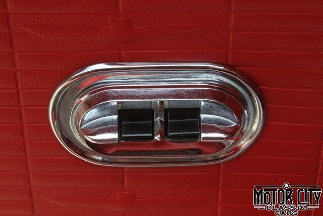 1957 Ford Thunderbird