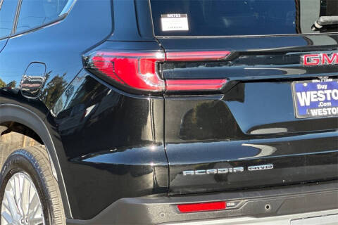 2024 GMC Acadia Elevation
