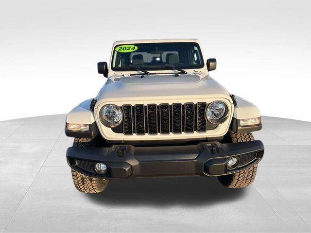 2024 Jeep Gladiator NightHawk