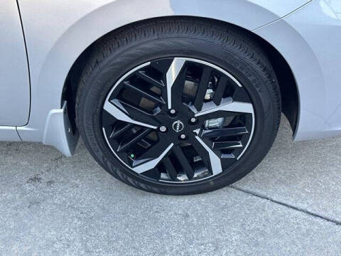 2025 Nissan Versa SR