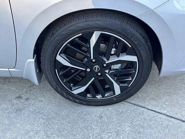 2025 Nissan Versa SR