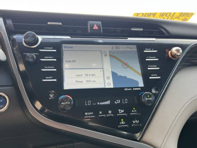 2019 Toyota Camry Hybrid XLE