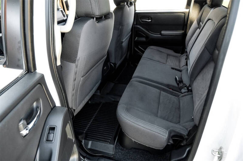 2022 Nissan Frontier SV