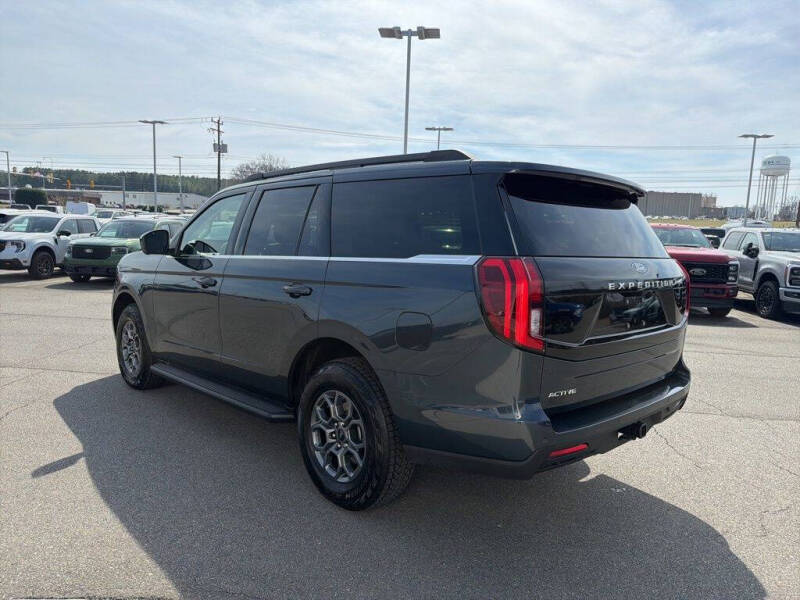 2025 Ford Expedition Active