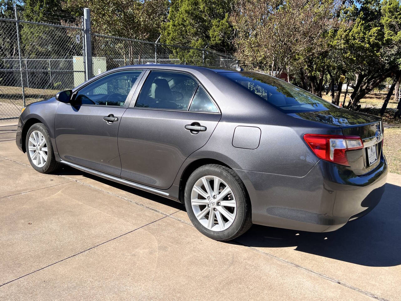 Used Car 2013 Toyota Camry Hybrid  Le 4dr Sedan For Sale Under $12,000 In Austin, Texas