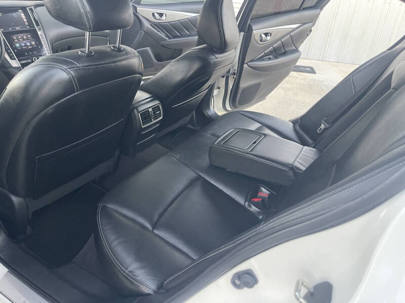 2015 Infiniti Q50 Premium