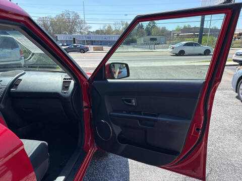 2011 Kia Soul +