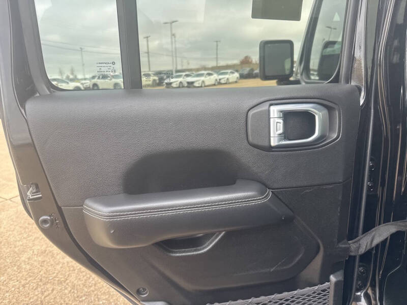 2022 Jeep Gladiator Overland