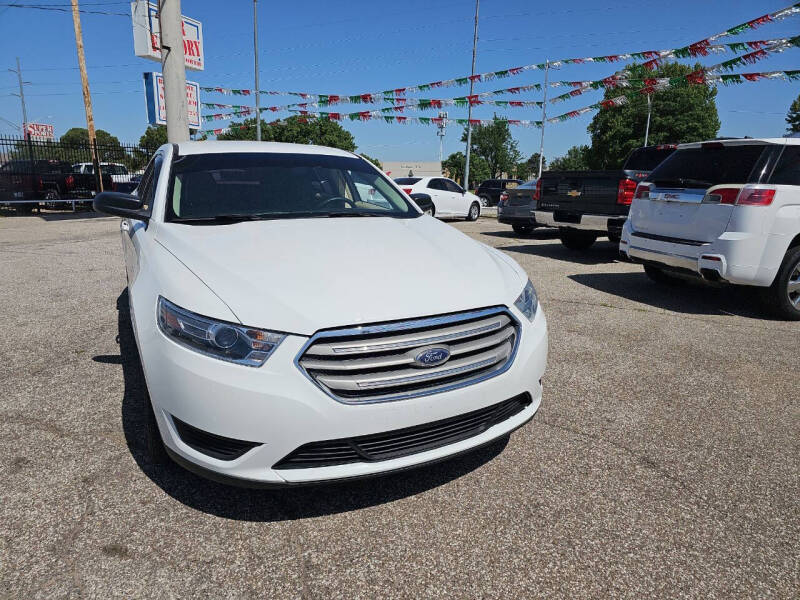 2017 Ford Taurus SE