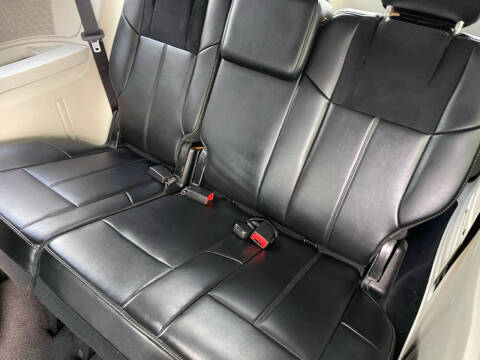 2015 Chrysler Town and Country Limited Platinum