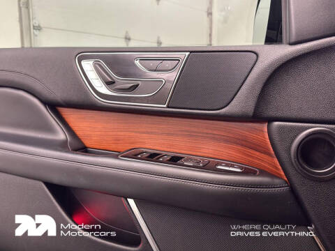 2019 Lincoln Navigator Select