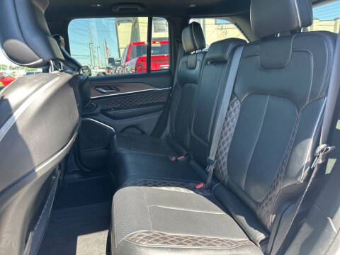 2022 Jeep Grand Cherokee Summit