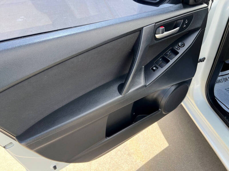 2013 Mazda MAZDA3 i Touring