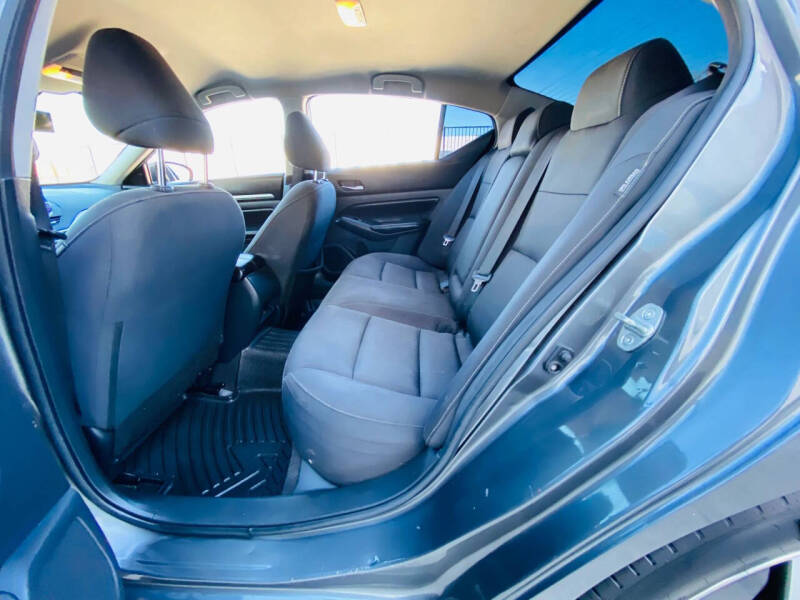 2022 Nissan Altima 2.5 SV