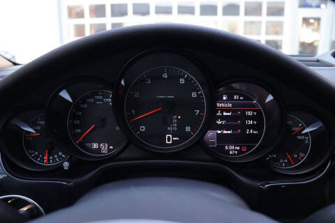 2016 Porsche Panamera Edition