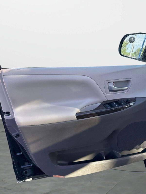 2017 Toyota Sienna XLE 7-Passenger