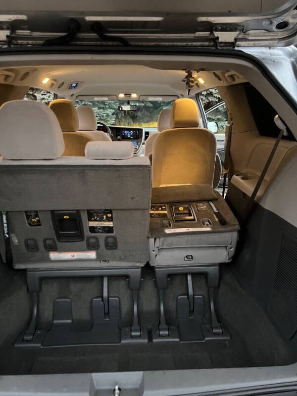 2017 Toyota Sienna LE 7-Passenger