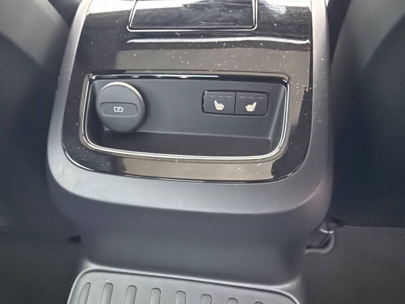 2022 Volvo S60 Recharge T8 R-Design Expression