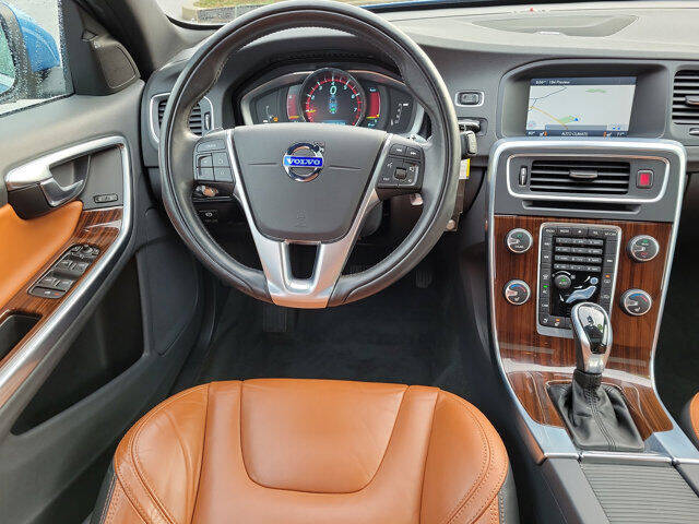 2015 Volvo V60 T5 Drive-E Platinum