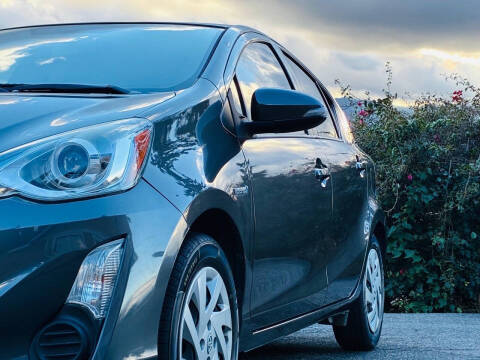 2015 Toyota Prius c One