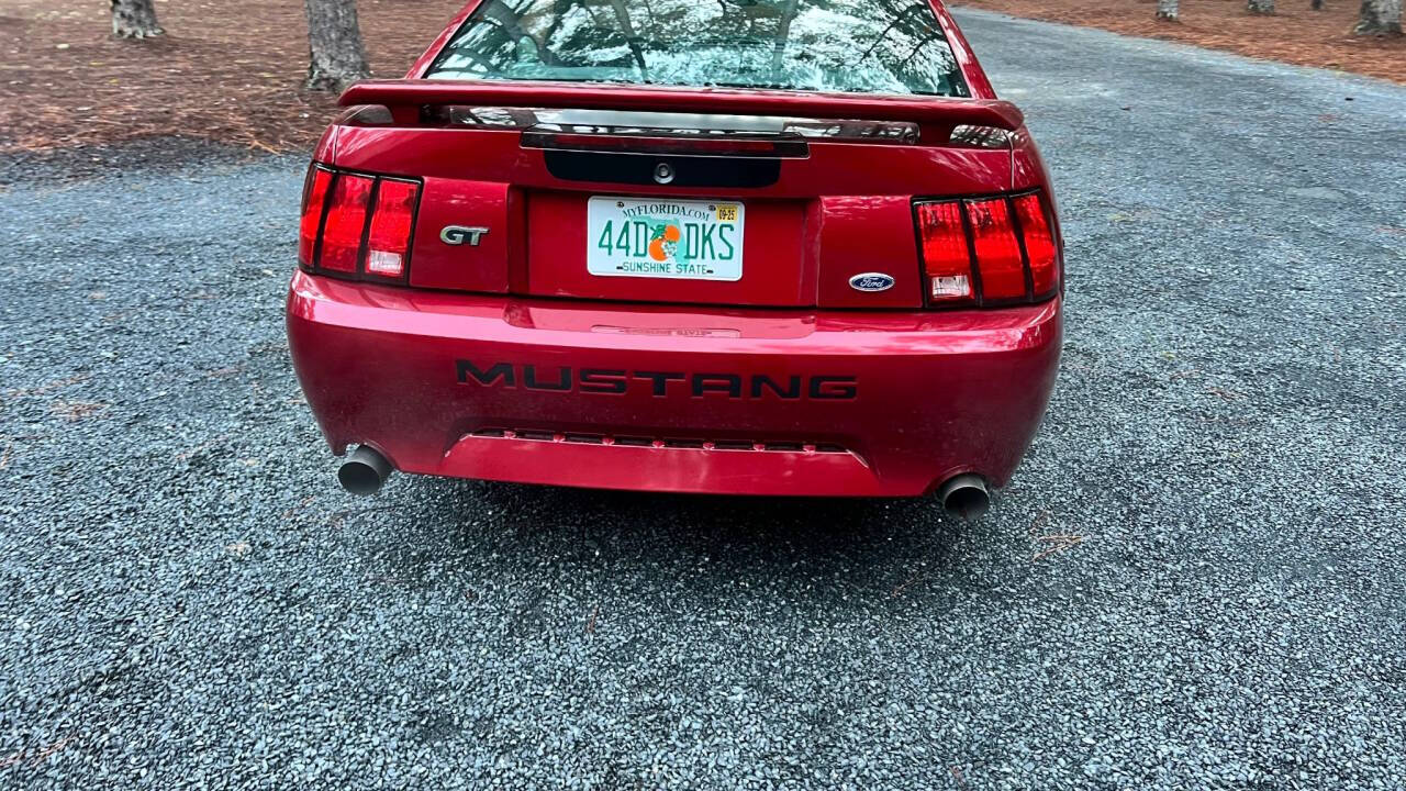 2004 Ford Mustang 12