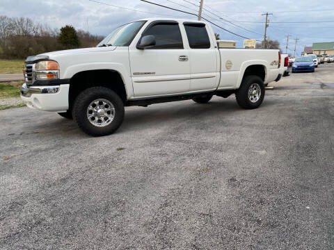 2006 GMC Sierra 2500HD for sale at K & P Used Cars, Inc. in Philadelphia TN