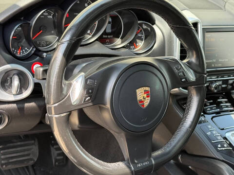 2014 Porsche Cayenne Platinum