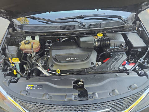 2017 Chrysler Pacifica LX