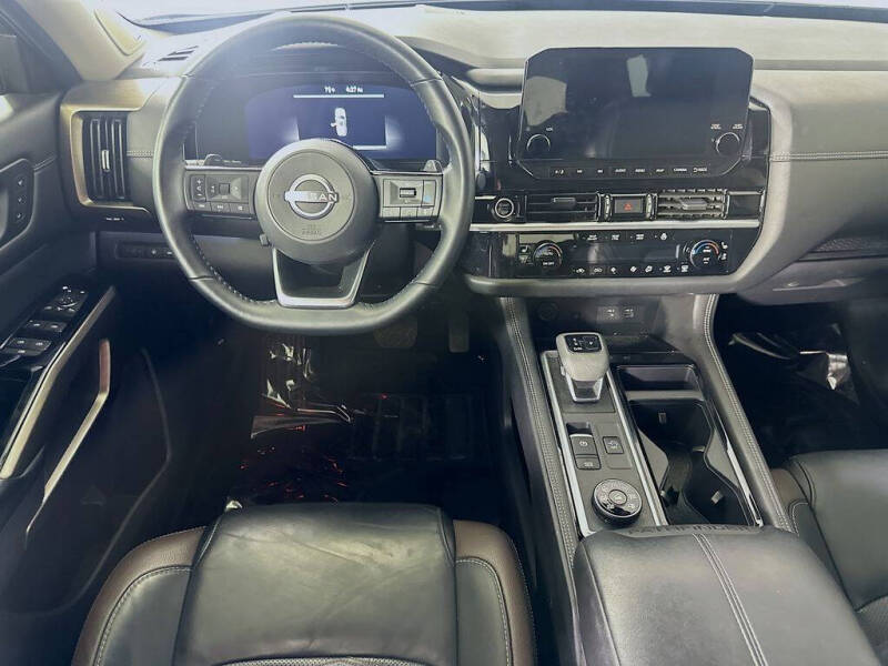 2023 Nissan Pathfinder Platinum