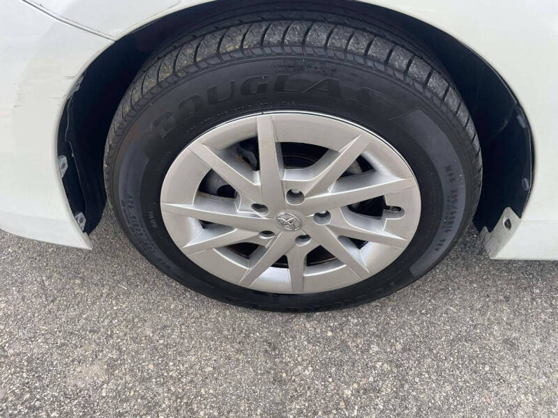 2015 Toyota Prius v Three